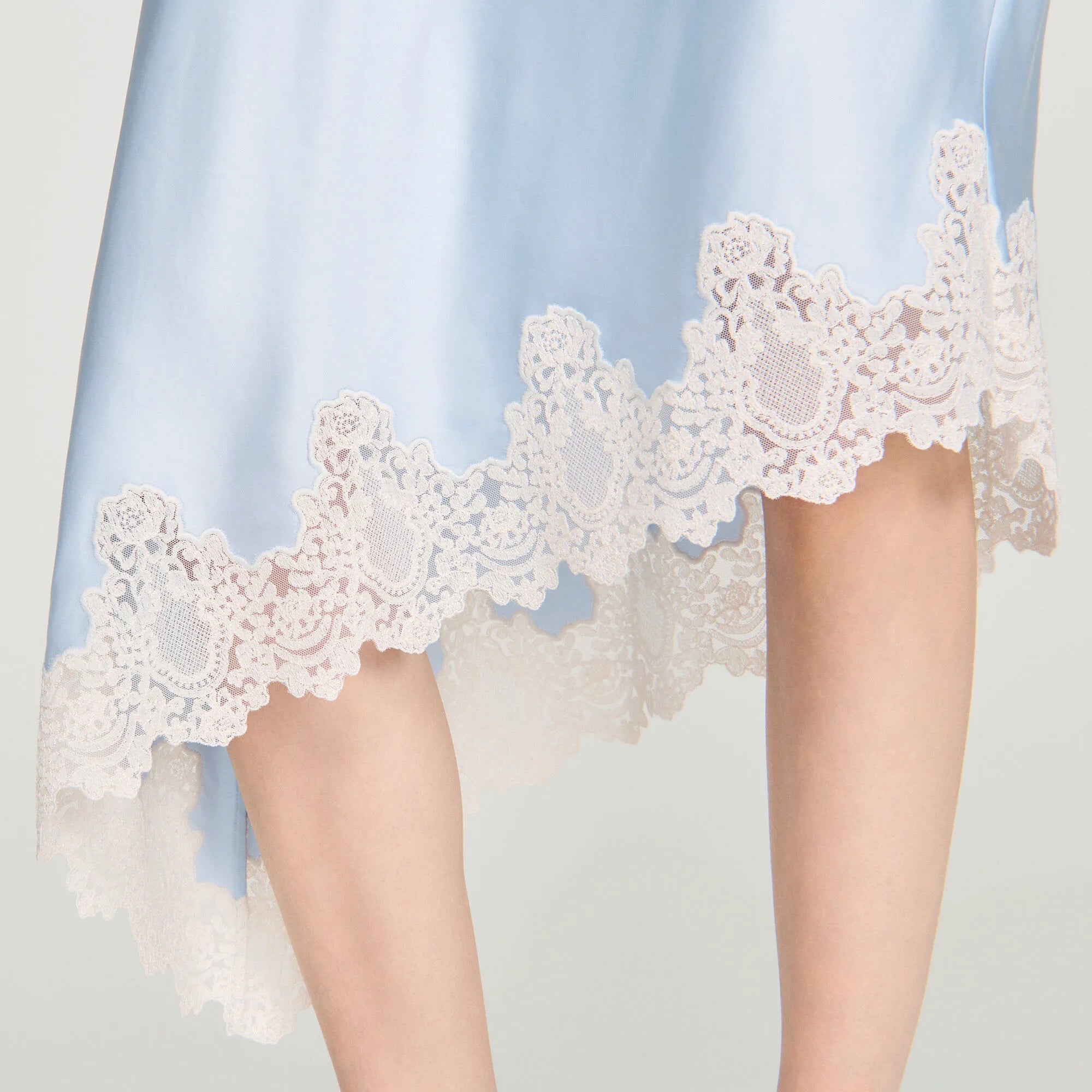 Blue / Ecru