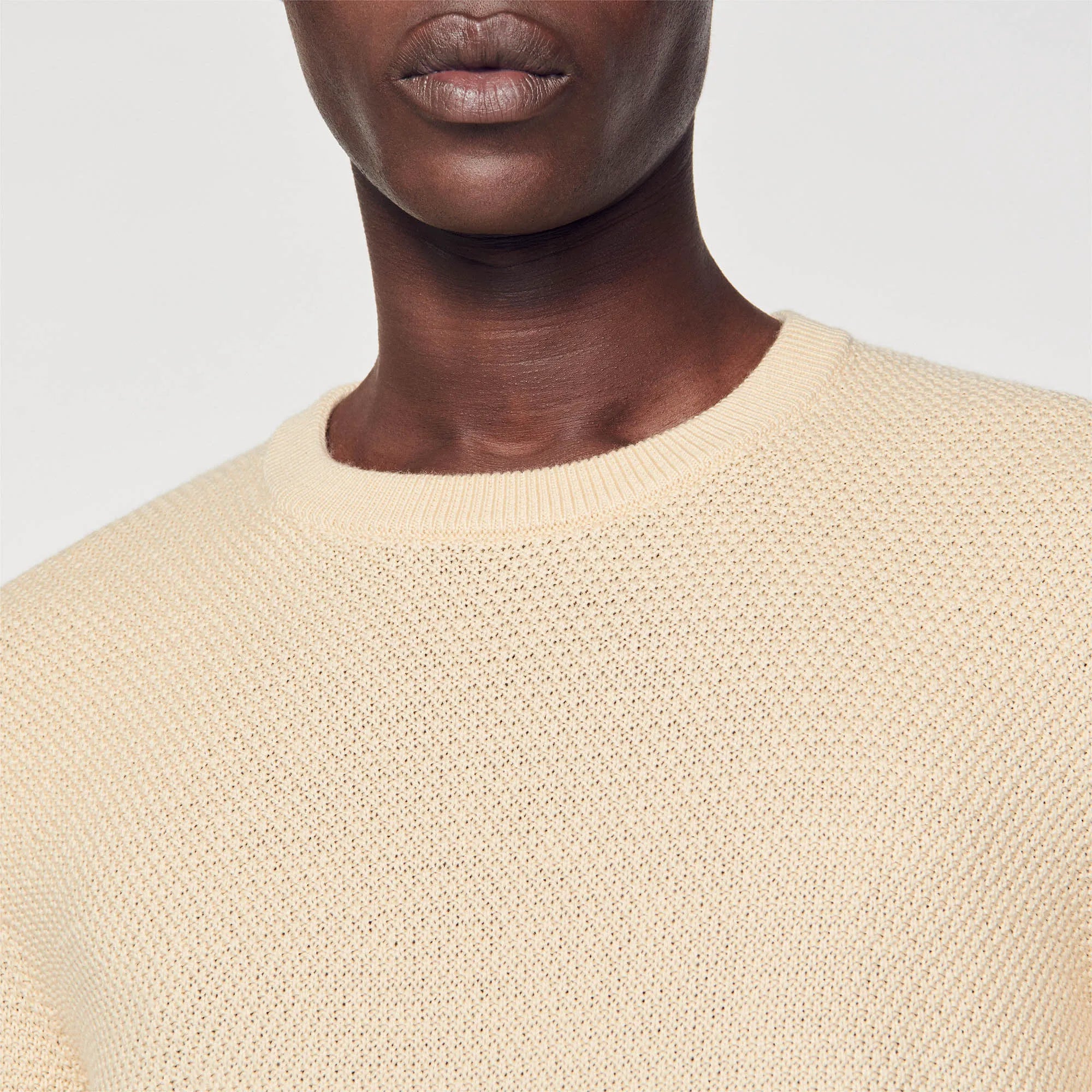 Off white / mastic
